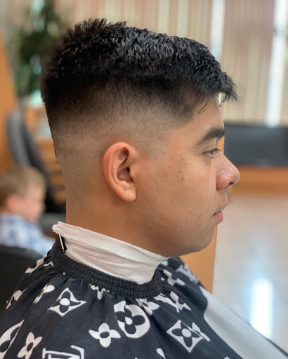 Expert Cuts Hair Salon, 8238 De Soto Ave, Canoga Park, CA 91304, USA