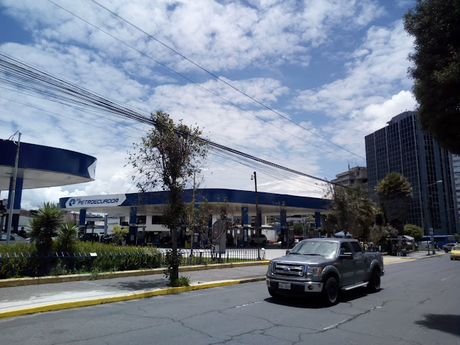 Opiniones de EP Petroecuador Amazonas en Quito - Gasolinera