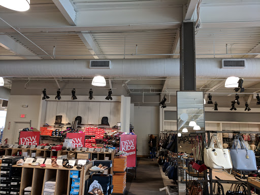 Shoe Store «DSW Designer Shoe Warehouse», reviews and photos, 10400 Old Georgetown Rd, Bethesda, MD 20814, USA