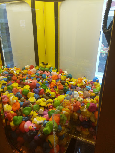 Movie Theater «Cross County Multiplex Cinemas», reviews and photos, 2 South Dr, Yonkers, NY 10704, USA