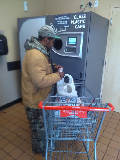 Grocery Store «Hannaford Supermarket», reviews and photos, 1122 Mohawk St, Utica, NY 13501, USA