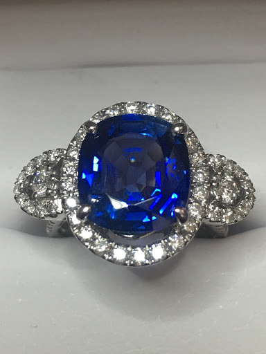 Wholesale Jeweler «Ark Jewelers», reviews and photos, 2002 Warrensville Center Rd, Cleveland, OH 44121, USA