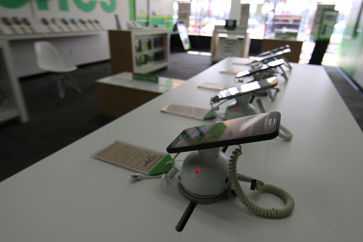 Cell Phone Store «Cricket Wireless Authorized Retailer», reviews and photos, 2240 S Garey Ave, Pomona, CA 91766, USA