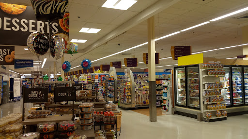 Grocery Store «Stop & Shop», reviews and photos, 370 Hemingway Ave, East Haven, CT 06512, USA
