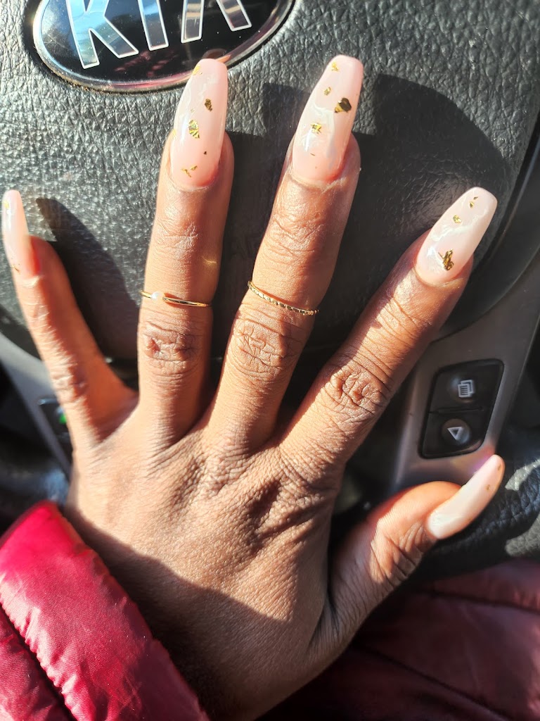 Lovely Nails & Spa 01902