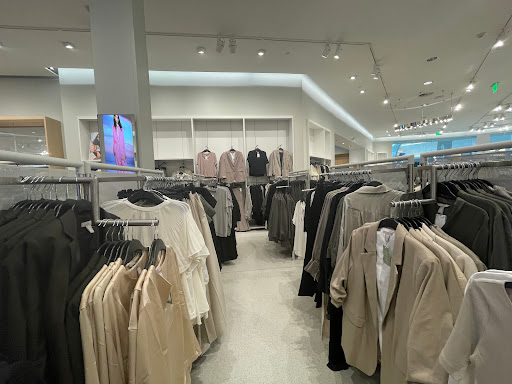 Clothing Store «H&M», reviews and photos, 4200 Conroy Rd, Orlando, FL 32839, USA