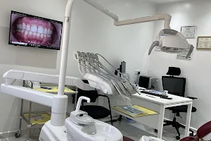 Cabinet Dentaire Benjelloun image