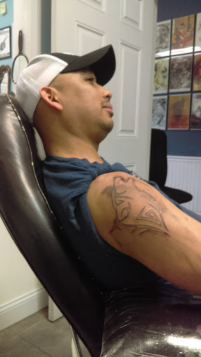 Tattoo Shop «Progressive Tattoo», reviews and photos, 123 Sunrise Hwy, Lindenhurst, NY 11757, USA