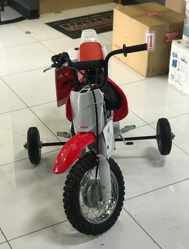 Motorcycle Dealer «Crossbay Motorsports of Howard Beach», reviews and photos, 164-01 Cross Bay Blvd, Howard Beach, NY 11414, USA