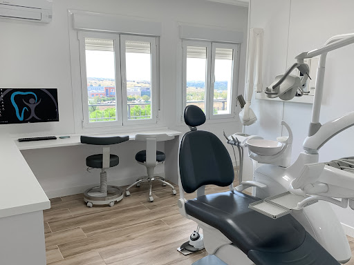 Medico-Dentista-Fisioterapia en Parque Coimbra Dalren en Móstoles