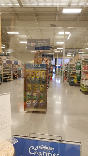 Pet Supply Store «PetSmart», reviews and photos, 2477 Naglee Rd, Tracy, CA 95304, USA
