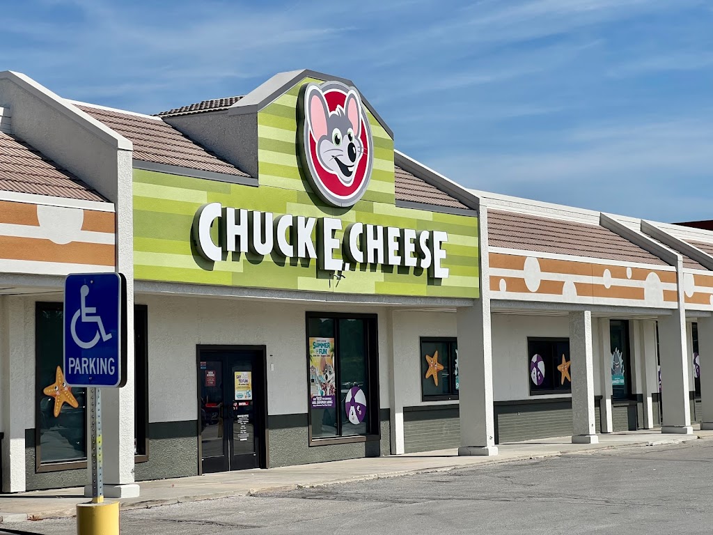 Chuck E. Cheese 68114