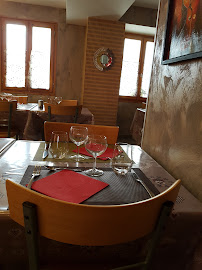 Atmosphère du Restaurant AUBERGE D'ÉVIRES à Fillière - n°4