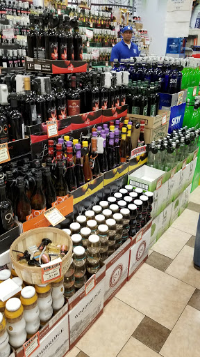 Shopping Mall «New Horizons Shopping Mall», reviews and photos, 961 E 174th St, Bronx, NY 10460, USA