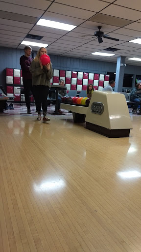 Bowling Alley «Red Circle Bar & Lanes», reviews and photos, 6056 State Rd, Cleveland, OH 44134, USA