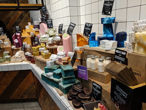 Cosmetics Store «Lush Cosmetics», reviews and photos, 2116 Union St, San Francisco, CA 94123, USA