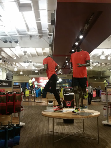 Shoe Store «New Balance», reviews and photos, 270 S Arroyo Pkwy, Pasadena, CA 91105, USA