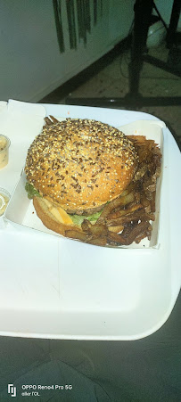Plats et boissons du Restaurant Le Kari Burger - Snack à Sète - n°11