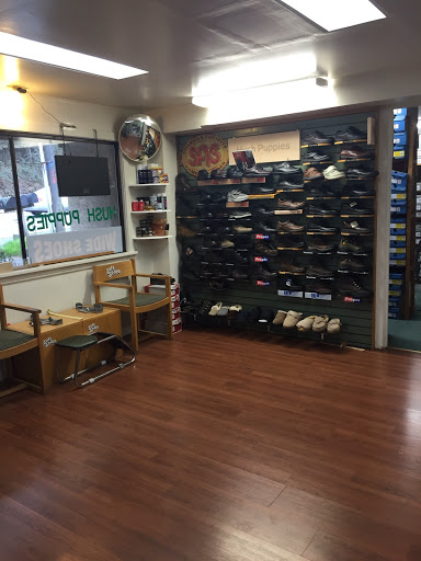 Shoe Store «Shoreline Wide Shoes», reviews and photos, 7621 Lake Ballinger Way, Edmonds, WA 98026, USA