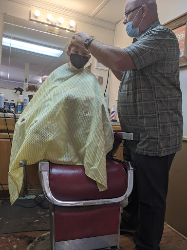 Barber Shop «Barber House», reviews and photos, 6404 Calhoun Memorial Hwy # D, Easley, SC 29640, USA