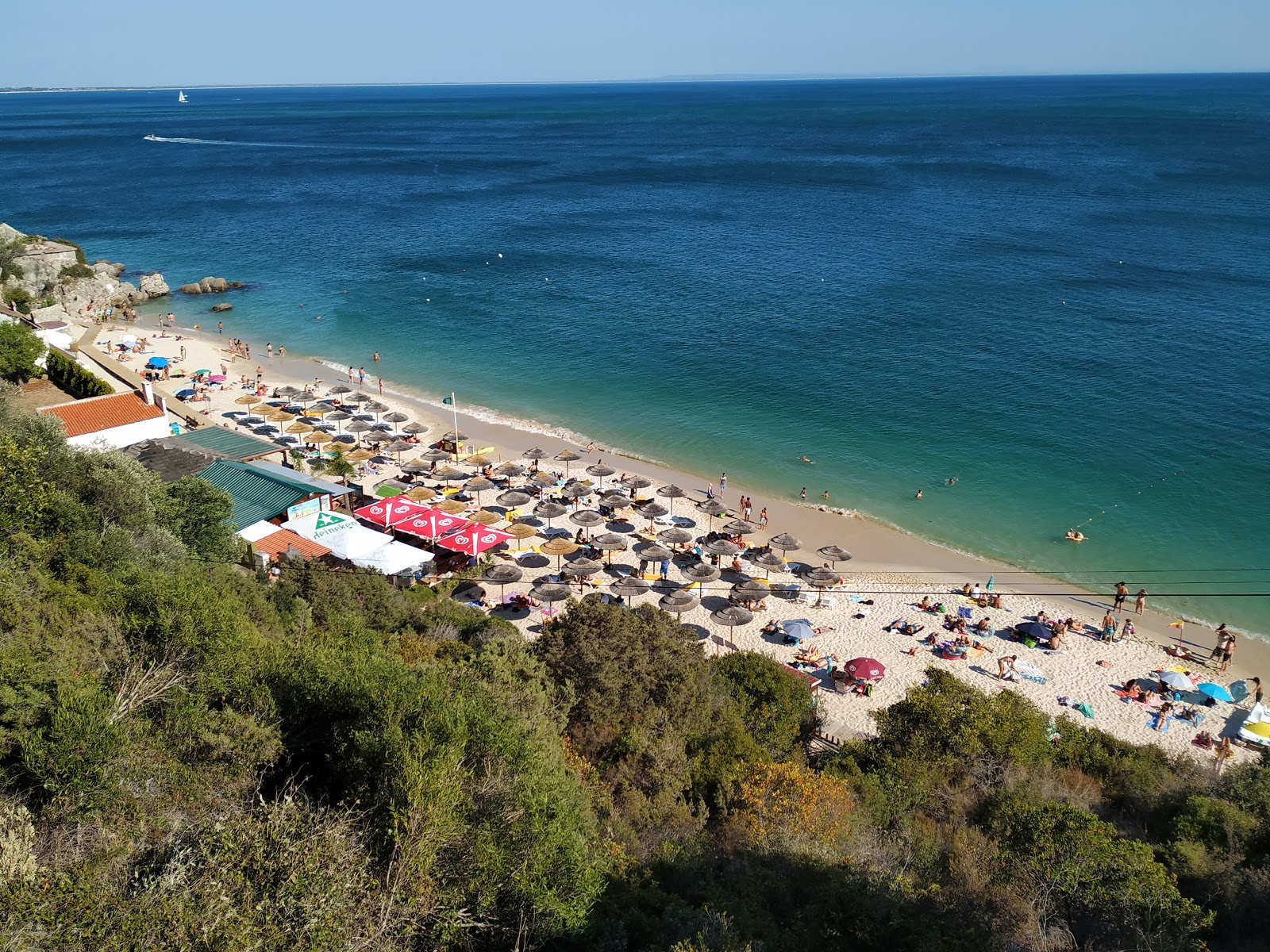 Φωτογραφία του Galapos beach με ευθεία ακτή