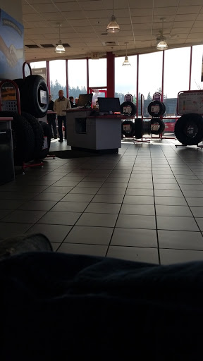 Tire Shop «Discount Tire Store - Tigard, OR», reviews and photos, 11462 SW Pacific Hwy, Tigard, OR 97223, USA