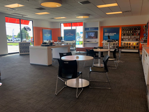Cell Phone Store «AT&T Authorized Retailer - Jeffersonville», reviews and photos, 3111 E 10th St, Jeffersonville, IN 47130, USA