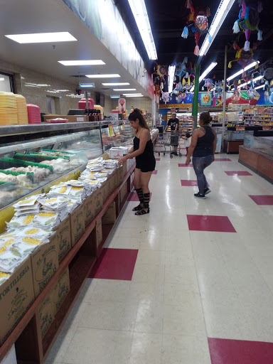 Produce Market «El Ranchito», reviews and photos, 561 E Cass St, Joliet, IL 60432, USA