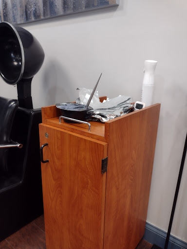 Beauty Salon «Accenté Salon», reviews and photos, 78 Lake Ave, Danbury, CT 06811, USA