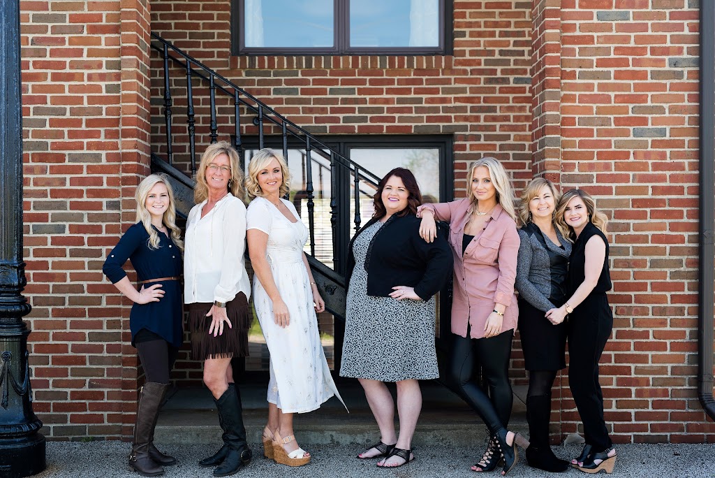 Fringe Salon and Beauty Lounge - Bloomington, IL 61704 - Services and ...