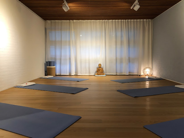 Jala-Yoga und Pilates - Yoga-Studio