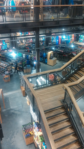 Camping Store «REI», reviews and photos, 6220 Topanga Canyon Blvd, Woodland Hills, CA 91367, USA