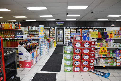 Liquor Store «Stadium Discount Liquor And Wine», reviews and photos, 5620 Stadium Dr, Kalamazoo, MI 49009, USA