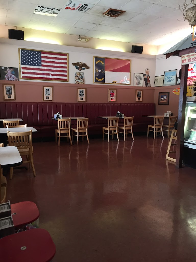 Cross Roads Grill 28352