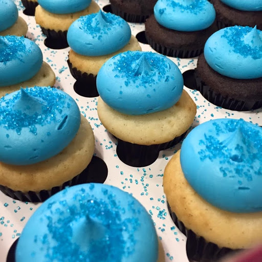 Cupcake Shop «Smallcakes: A Cupcakery of Naperville», reviews and photos, 115 E Ogden Ave #119, Naperville, IL 60563, USA