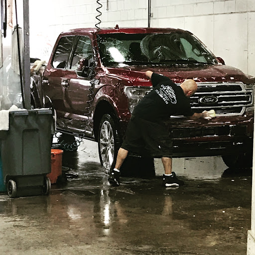 Car Wash «Ruby Hand Carwash», reviews and photos, 4334 N California Ave, Chicago, IL 60618, USA