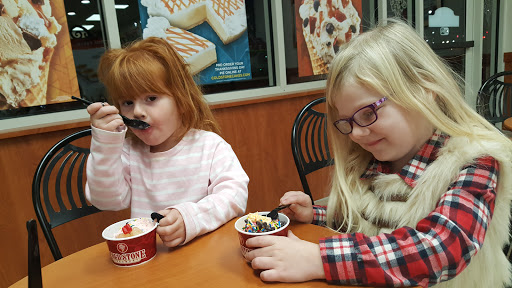 Ice Cream Shop «Cold Stone Creamery», reviews and photos, 12418 Olive Blvd, Creve Coeur, MO 63141, USA