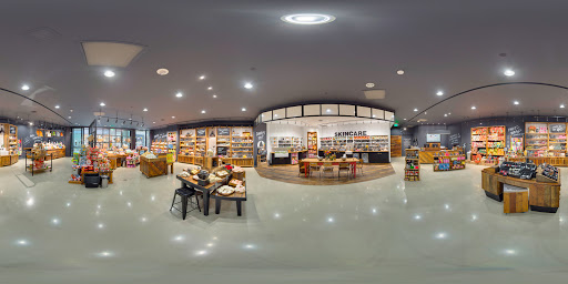 Cosmetics Store «LUSH», reviews and photos, 575 Bellevue Way NE #128, Bellevue, WA 98004, USA