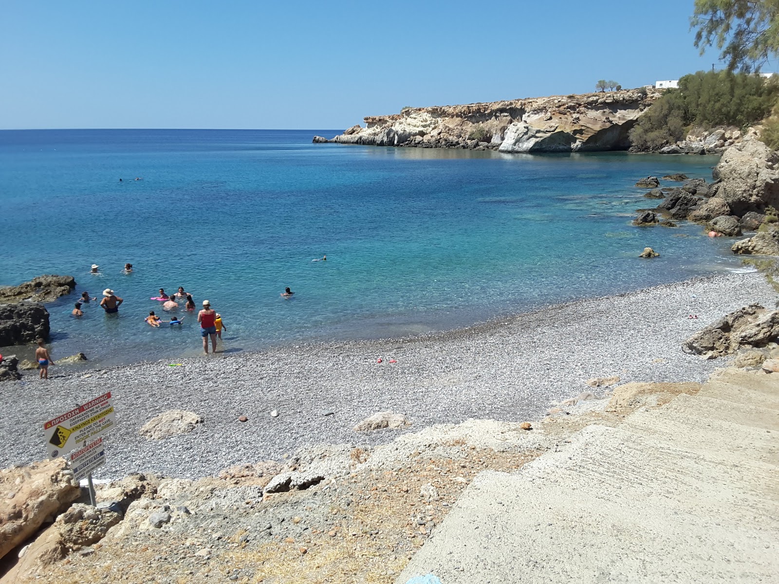 Photo of Anaskelou beach with small bay