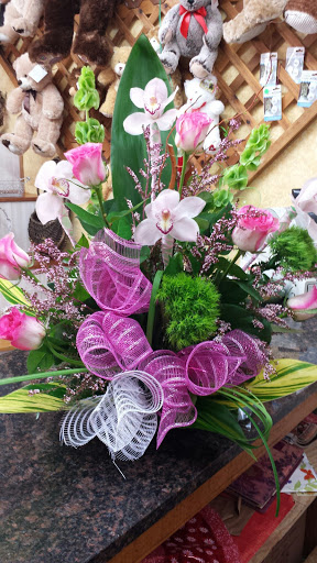 Florist «High Style Flowers & Gift Shop», reviews and photos, 145 Front St, Wood Dale, IL 60191, USA