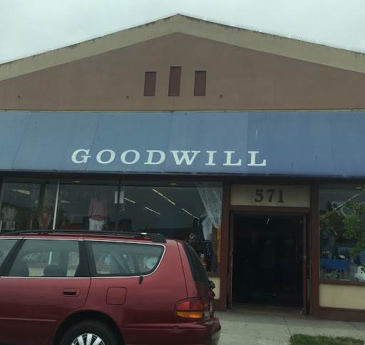 Thrift Store «Goodwill», reviews and photos