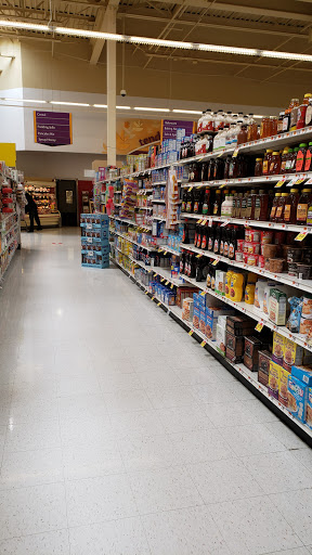 Grocery Store «Super Stop & Shop», reviews and photos, 600 Kinderkamack Rd, Emerson, NJ 07630, USA