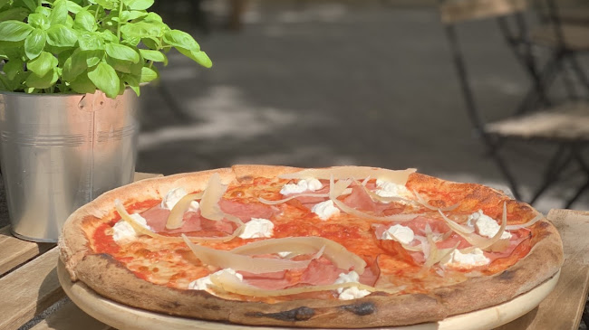 La Pizza Pizzaszelet Bár - Pizza