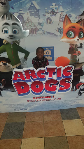 Movie Theater «Frank Theatres Spring Lane Stadium 10», reviews and photos, 1351 Douglas Dr, Sanford, NC 27330, USA