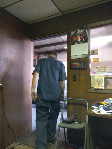 Oil Change Service «Automotive Maintenance & Rpr», reviews and photos, 1831 S Southwest Blvd, Wichita, KS 67213, USA