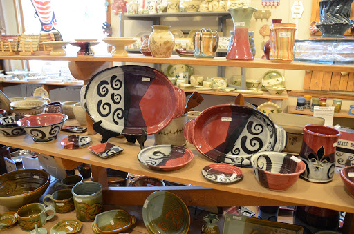 Pottery Store «Mississippi Mud Pottery», reviews and photos, 310 E Broadway, Alton, IL 62002, USA