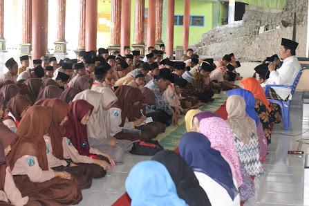 Peserta didik - Pondok Pesantren Salafiyyah Fatchul Ulum Pacet (Asrama Putra)