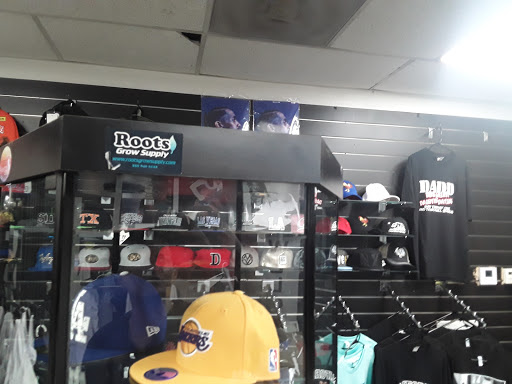 Tobacco Shop «AK SMOKE SHOP», reviews and photos, 5135 W Shaw Ave, Fresno, CA 93722, USA