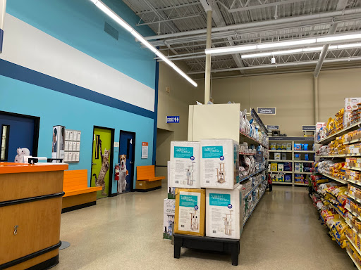 Pet Supply Store «PetSmart», reviews and photos, 160 Alewife Brook Pkwy, Cambridge, MA 02138, USA