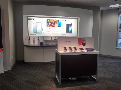 Cell Phone Store «Verizon», reviews and photos, 1201 Kings Hwy, Fairfield, CT 06824, USA